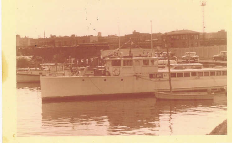 208TH STREET DOCK – NE-WI-MA AT ANCHOR
