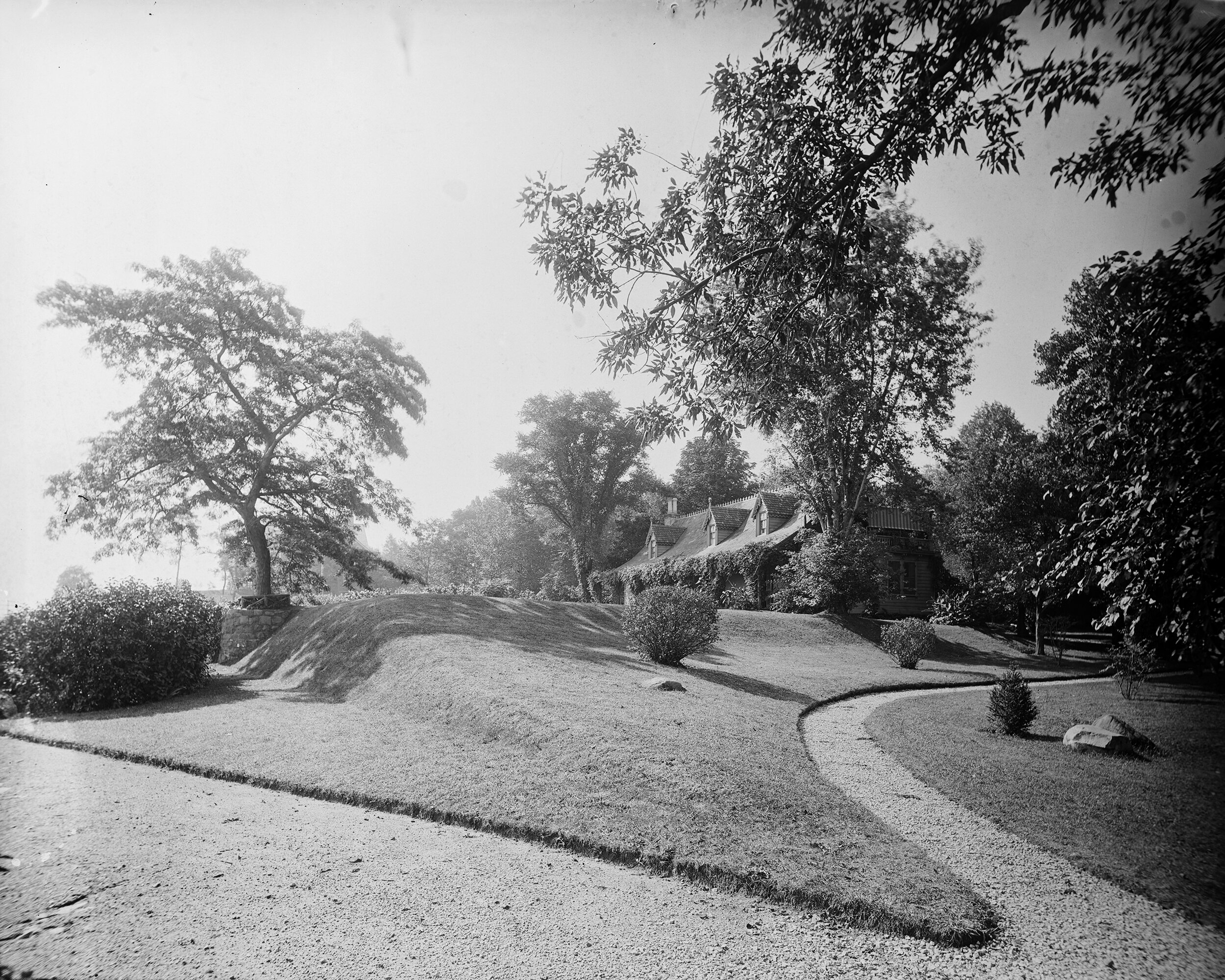   [Clear Comfort exterior and grounds], 1891  Collection of Historic Richmond Town, 50.015.7001 