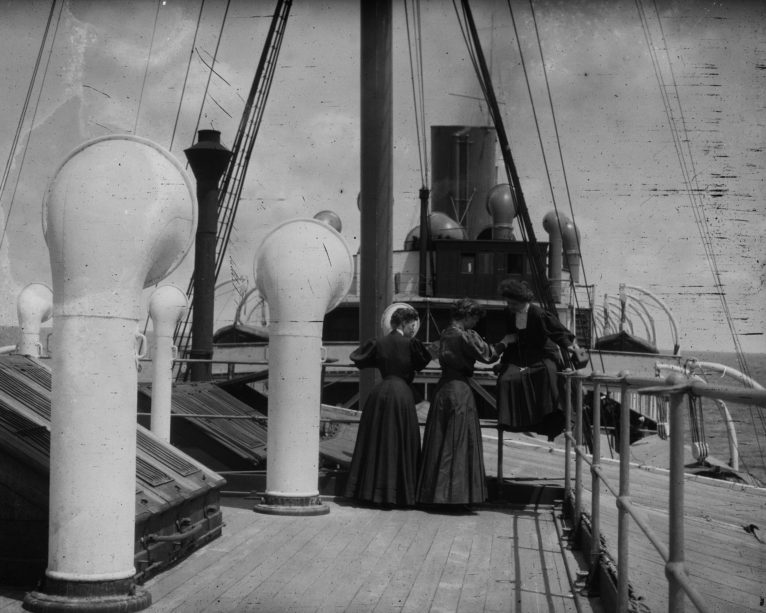   Group on deck Miss Lawrence, G.A.T. &amp; Effie, June 14, 1906  Collection of Historic Richmond Town, 50.015.4239 