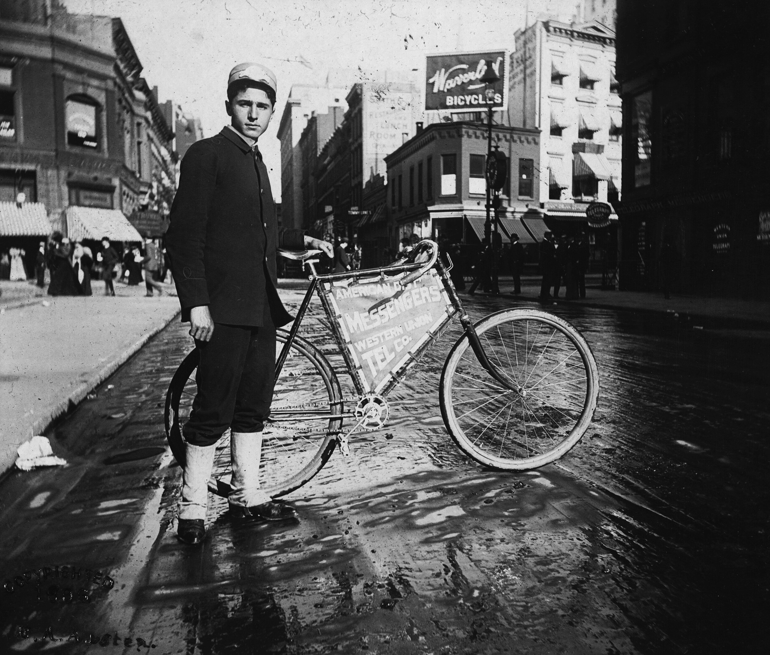   Mounted Messenger Boy, Thirtieth Street  Collection of Historic Richmond Town, 50.015.2408 