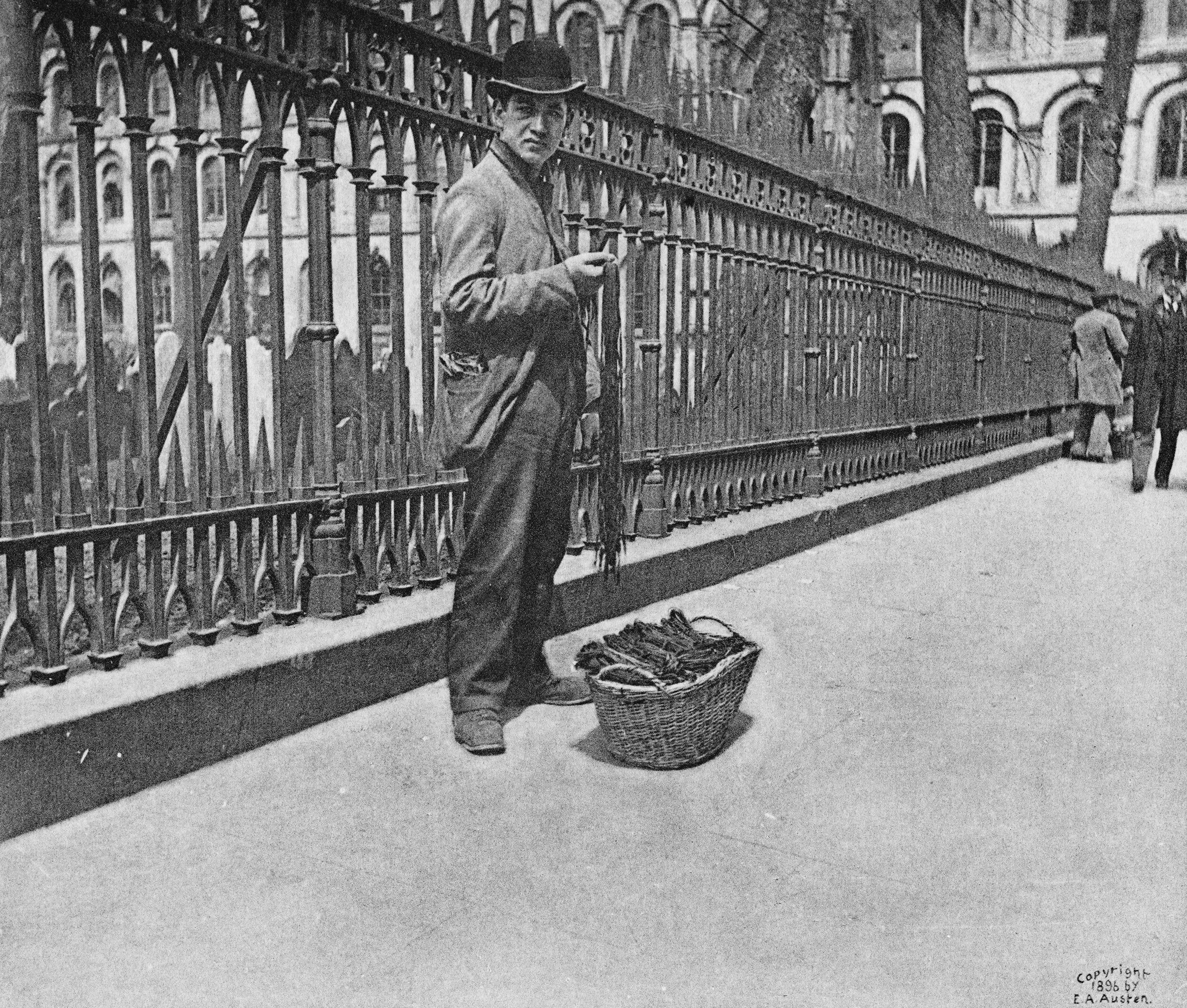   Shoelace Pedler, Trinity Church Railing   Collection of Historic Richmond Town, 50.015.2190 