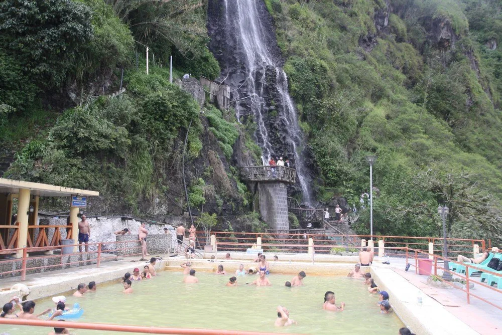 Termas de la Virgen - Piscinas termales en Baños, Ecuador — Sitio Oficial  de la Cámara de Turismo de Baños - Ecuador