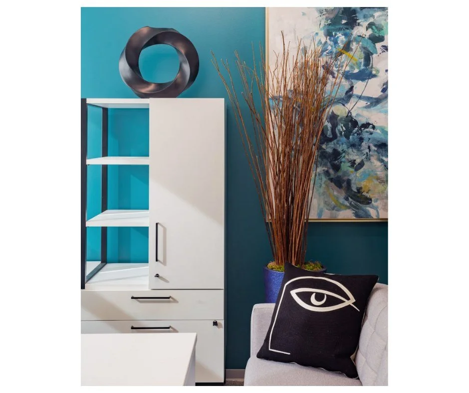 Accent colors hit different when they&rsquo;re done right ✨
Repeated with purpose, they bring cohesion, character, and confidence to a home.

Which accent color are you loving right now? 

#AccentDesign #LuxuryHomes #InteriorInspo #JanetBakerDesigns