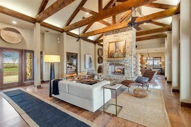 Luxury design isn&rsquo;t just about beautiful furniture or stunning finishes &mdash; it&rsquo;s about how your home feels when you walk through the door. ✨

At Janet Baker Design, we listen first. We learn your lifestyle, your vision, and what makes