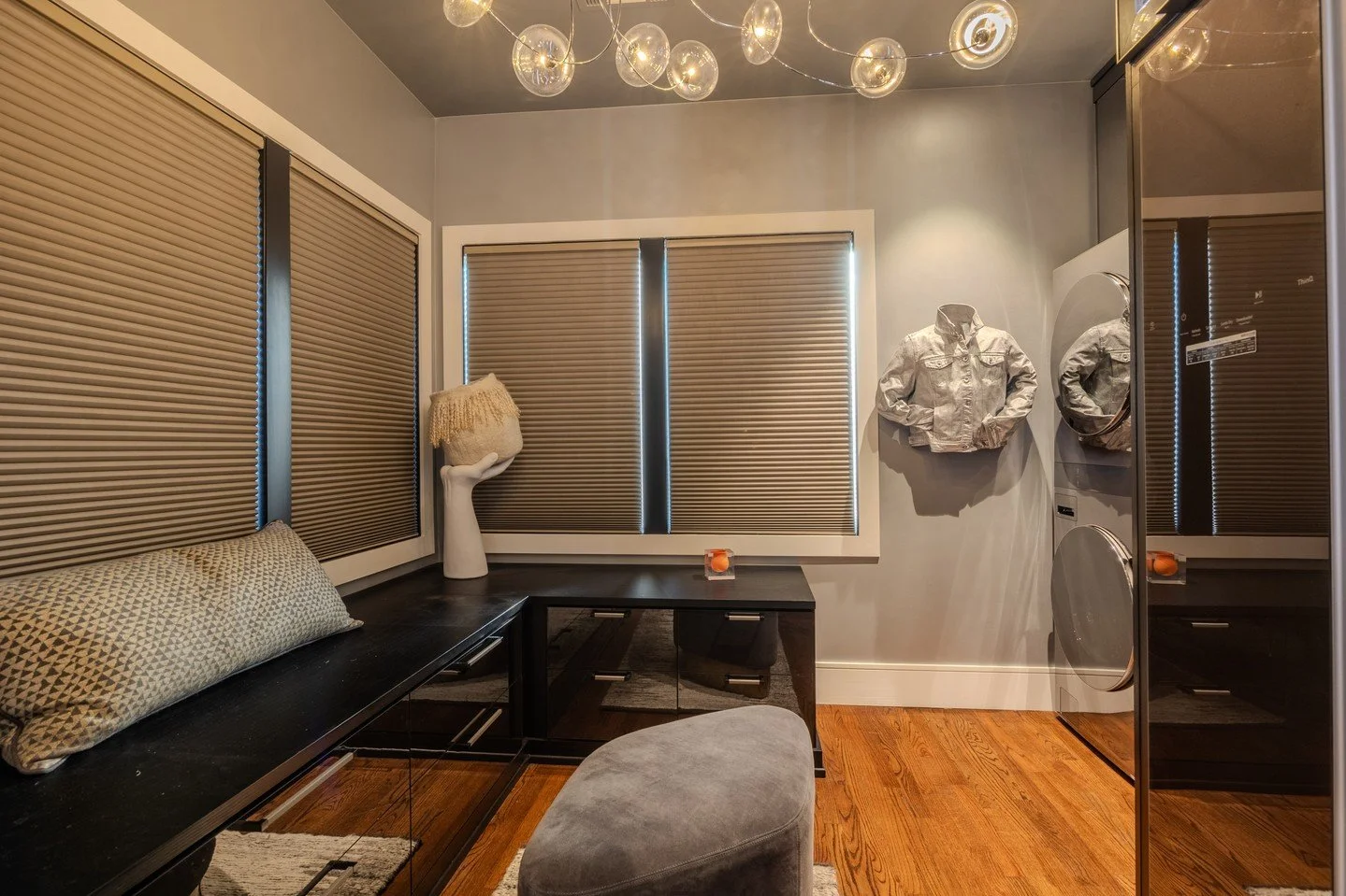 The magic is in the finishing touches. ✨

Custom bedding.
Layered textures.
Art that tells your story.

Luxury is in the details.

Save this post if you love elevated interiors.
#LuxuryDetails #CuratedHome #JanetBakerDesign