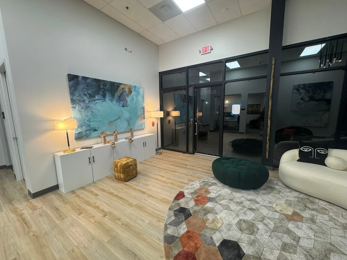 First impressions matter.

A thoughtfully designed office speaks before you do.

Elevated. Polished. Intentional.

Link in bio to inquire about commercial design.

#LuxuryOfficeDesign #DFWCommercial #ProfessionalInteriors