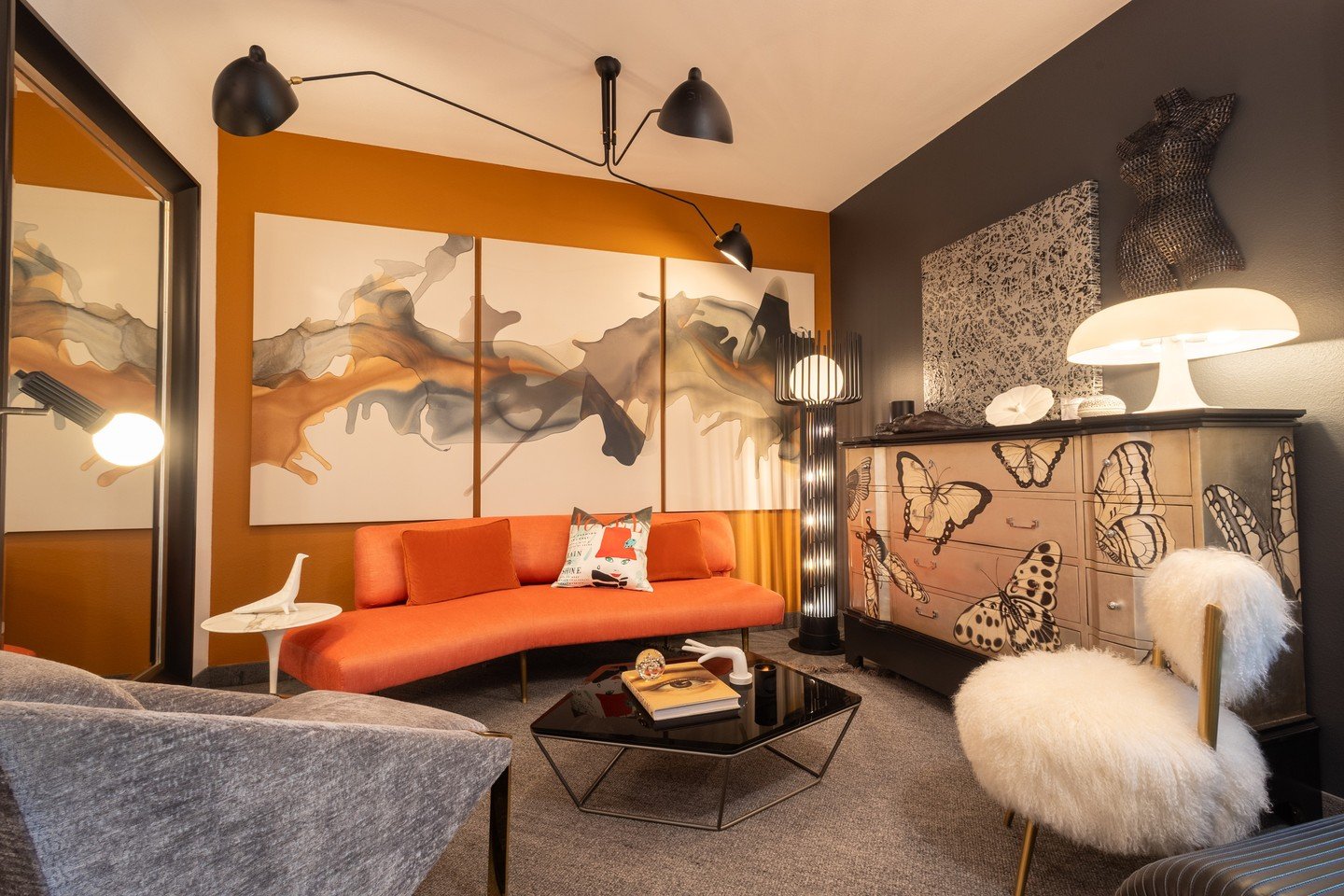 Experience shows.

In the details.
In the execution.
In the outcome.

✨ Luxury done right.

Begin your project with confidence.
#HighEndHomes #LuxuryInteriors #DFWDesign