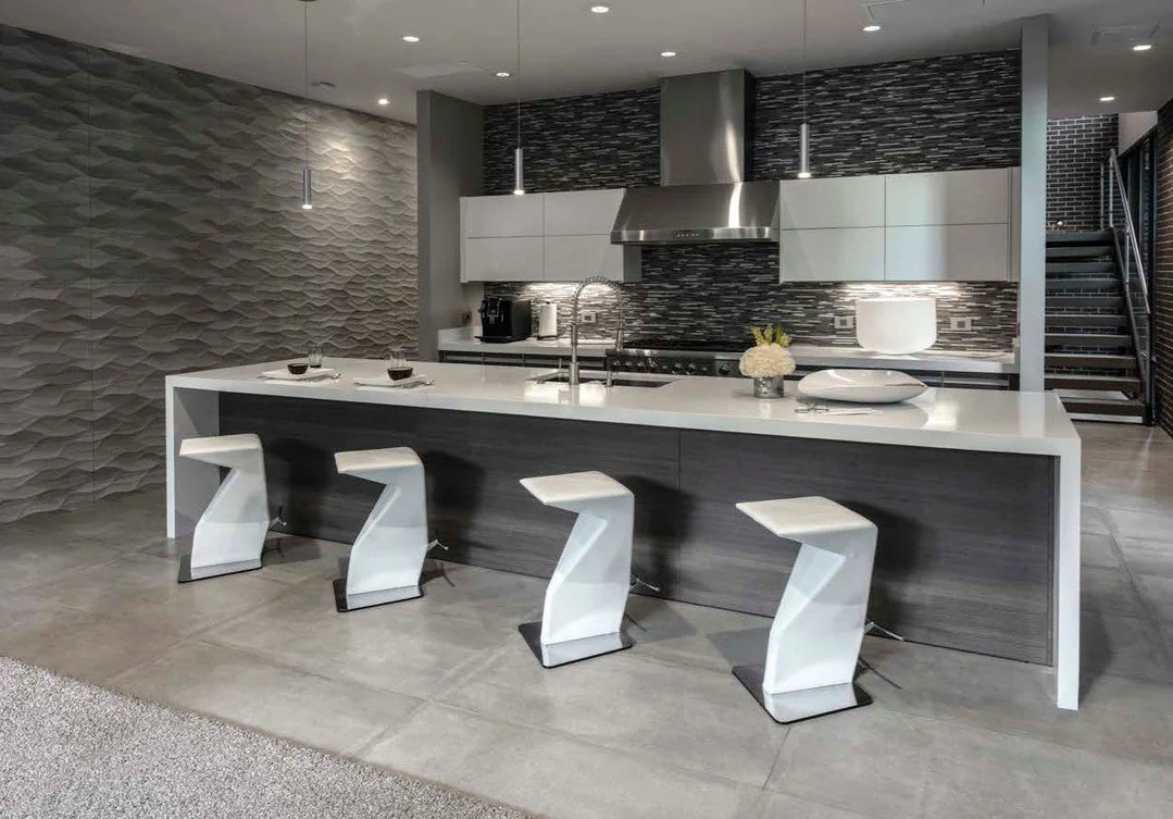 Scale changes everything.

Oversized art. The perfect sofa. A chandelier that fits the room.

Luxury interiors feel balanced because every piece is thoughtfully sized.

#DesignDetails #LuxuryDesign #CuratedInteriors