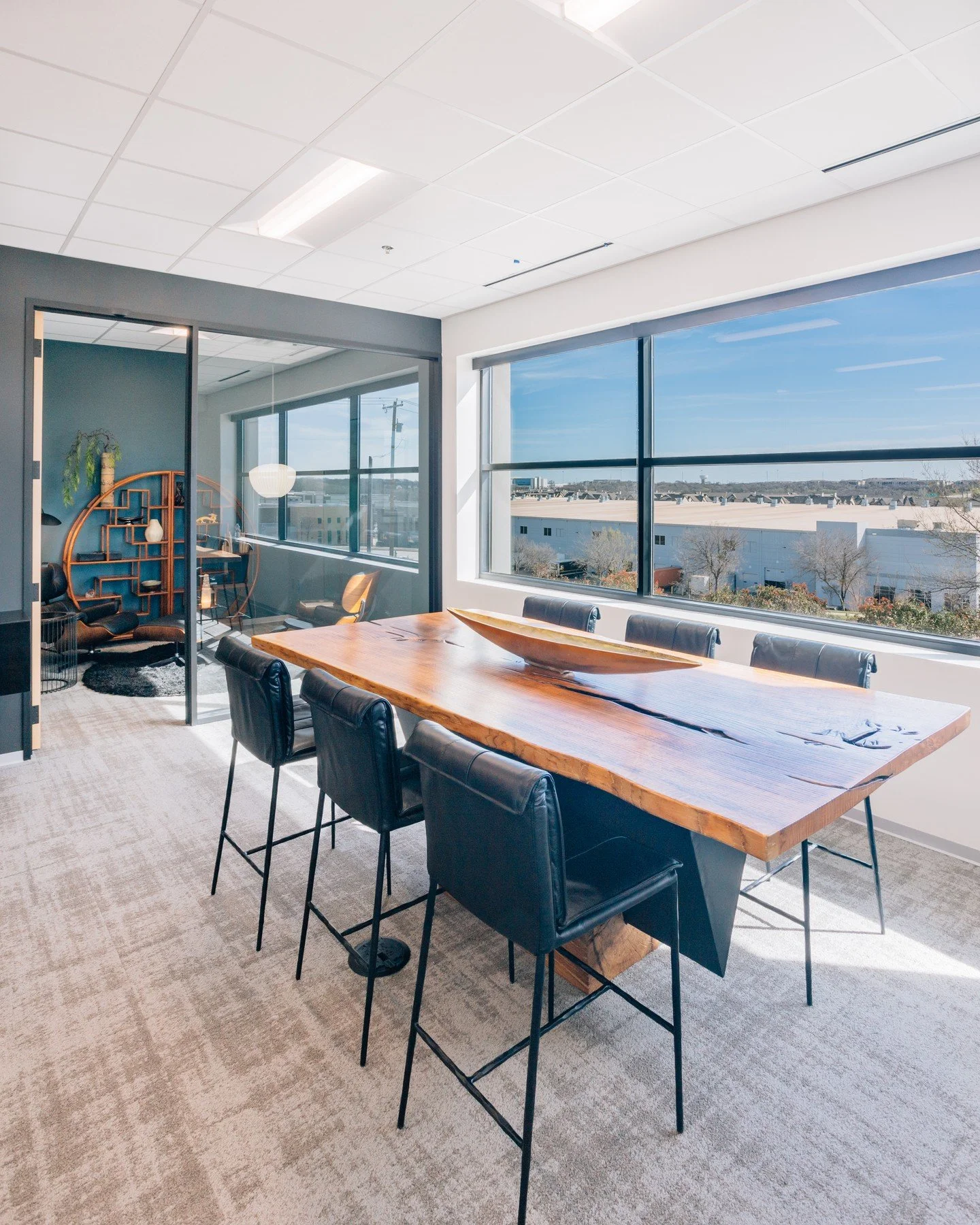 Design that works as beautifully as it looks. ✨ High-end commercial spaces designed with purpose, polish, and personality.

Follow for luxury design beyond the home.

#LuxuryCommercialDesign #OfficeInteriors #DesignMatters
