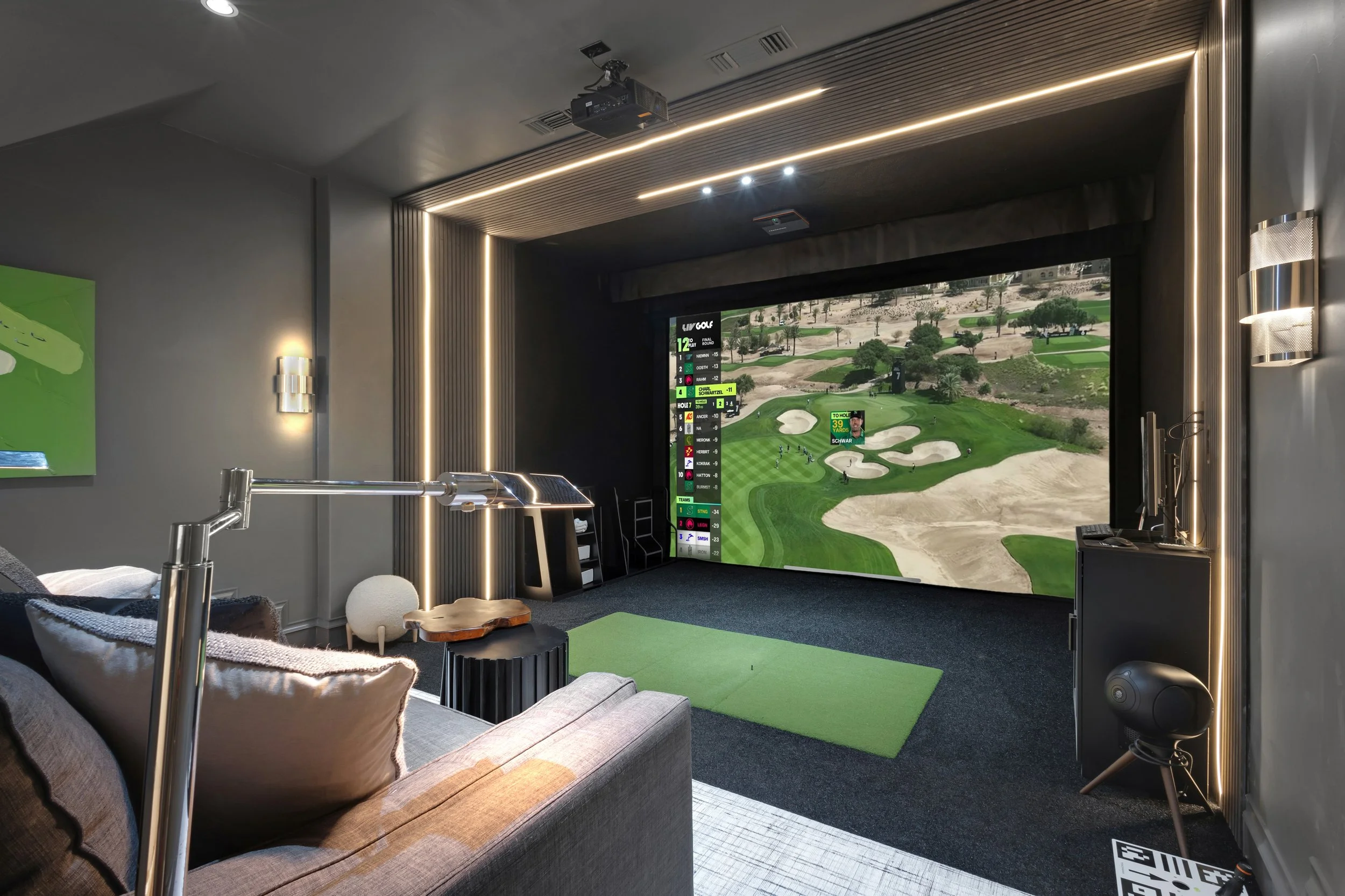 JILL9592_With tv.jpg