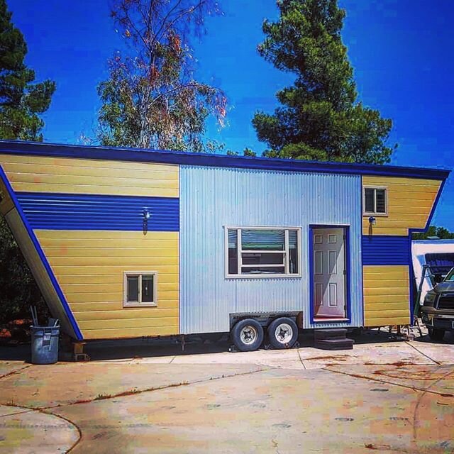The Ark is almost done! If you want to try out a tiny home find us on @airbnb in #palmdale ✌️
#tinywingshomes 
#anewwayofliving 
#staypositivelyyoung 
#theark 
#airbnb 
#tinyhomes #tinyhouse