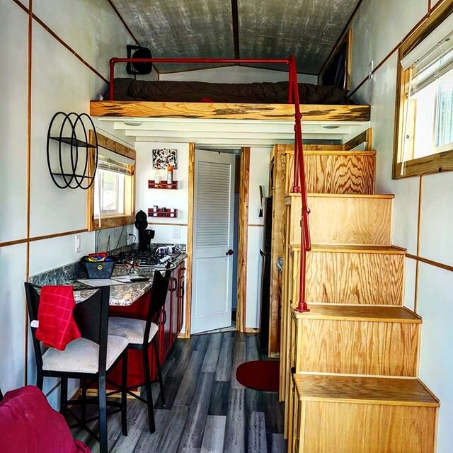 Take a look back at our first time home on wheels! 👀
If you're interested in trying out a THoW come stay at our @airbnb
Or if you want to talk about building your own THoW send us a DM! ✌️
Swipe 👉
#tinywingshomes 
#anewwayofliving 
#staypositivelyy