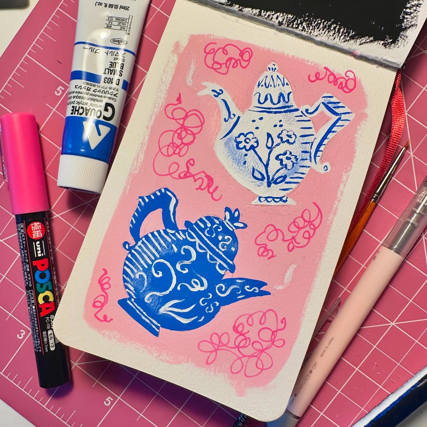 Some Mary Blair inspired teapots in the sketchbook tonight 🫖
.
.
.
🏷️ #tea #teapot #maryblair #aliceinwonderland #unbirthday #gouache #painting #sketch