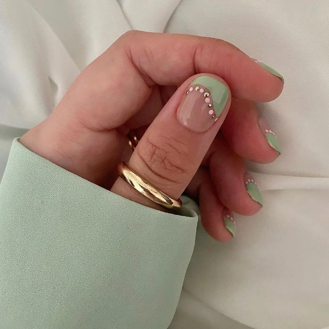 20-green-nail-design-ideas-to-get-you-ready-for-spring-8-DEARDOL.jpeg