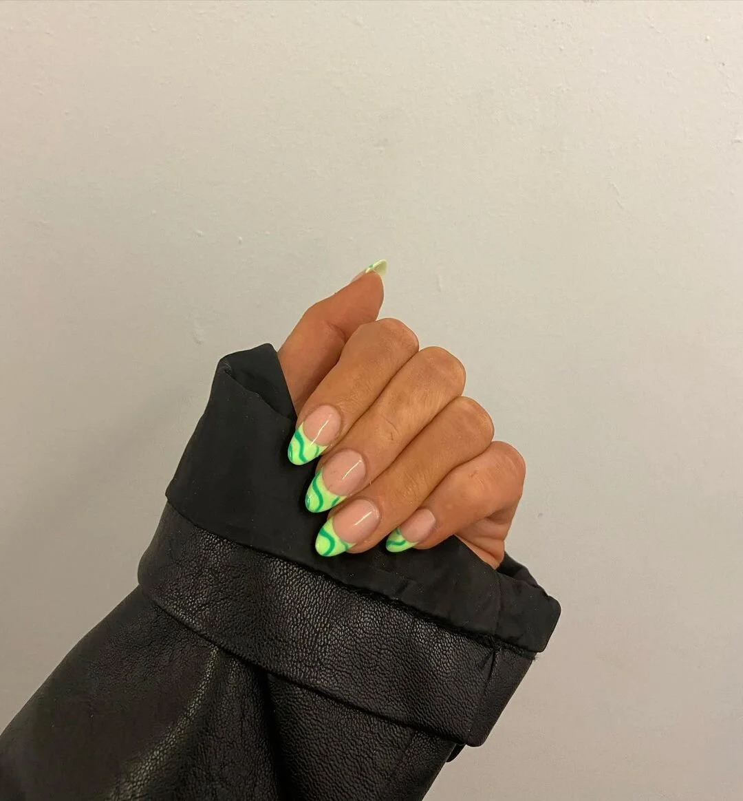 20-green-nail-design-ideas-to-get-you-ready-for-spring-17-DEARDOL.jpeg