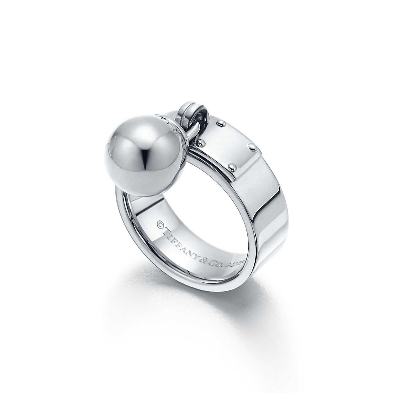 Tiffany &amp; Co.’s HardWear Ball Dangle Ring
