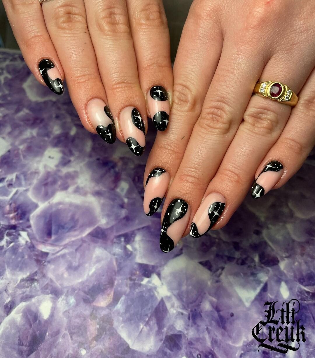 18. 35 Halloween Inspired Nail Designs