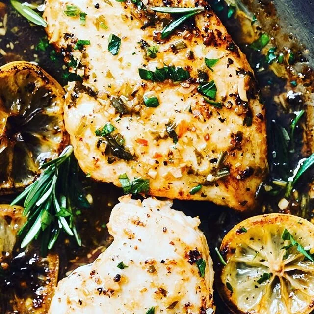 Cuca Cucina Curbside! This weekends menus are up!
Link above 🍋 
#lemon #garlic #rosemary #yummy #food #foodporn #foodies #cucacucina #cheflife #lunch #dinner #leftovers #curbsidepickup #localbusiness #love #loveyourself #foodphotography #foodstagram
