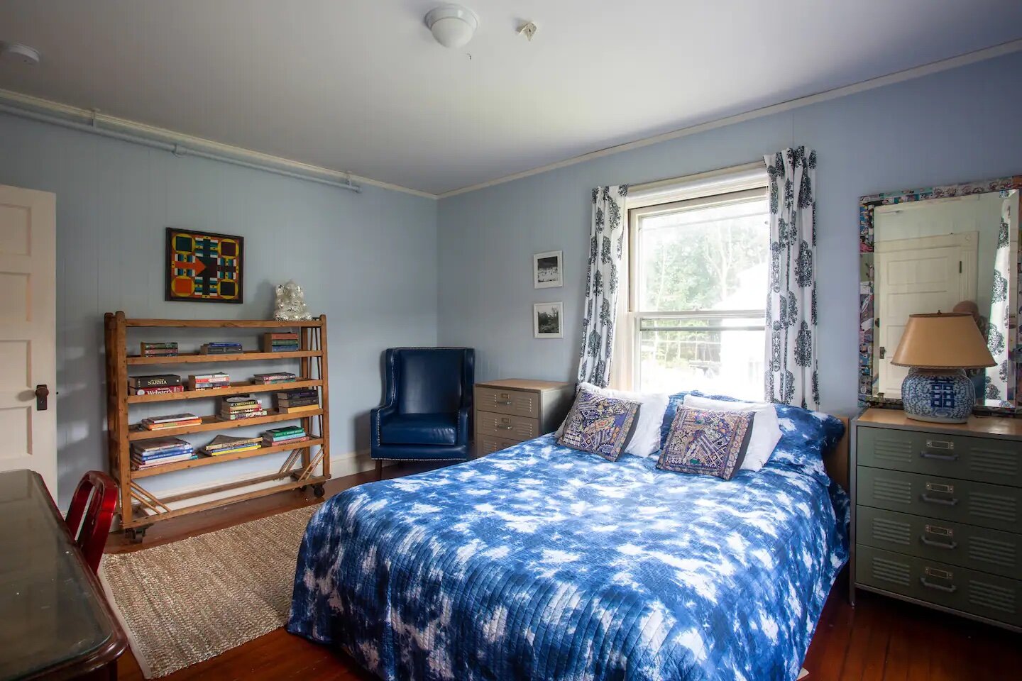 Queen Bedroom 2
