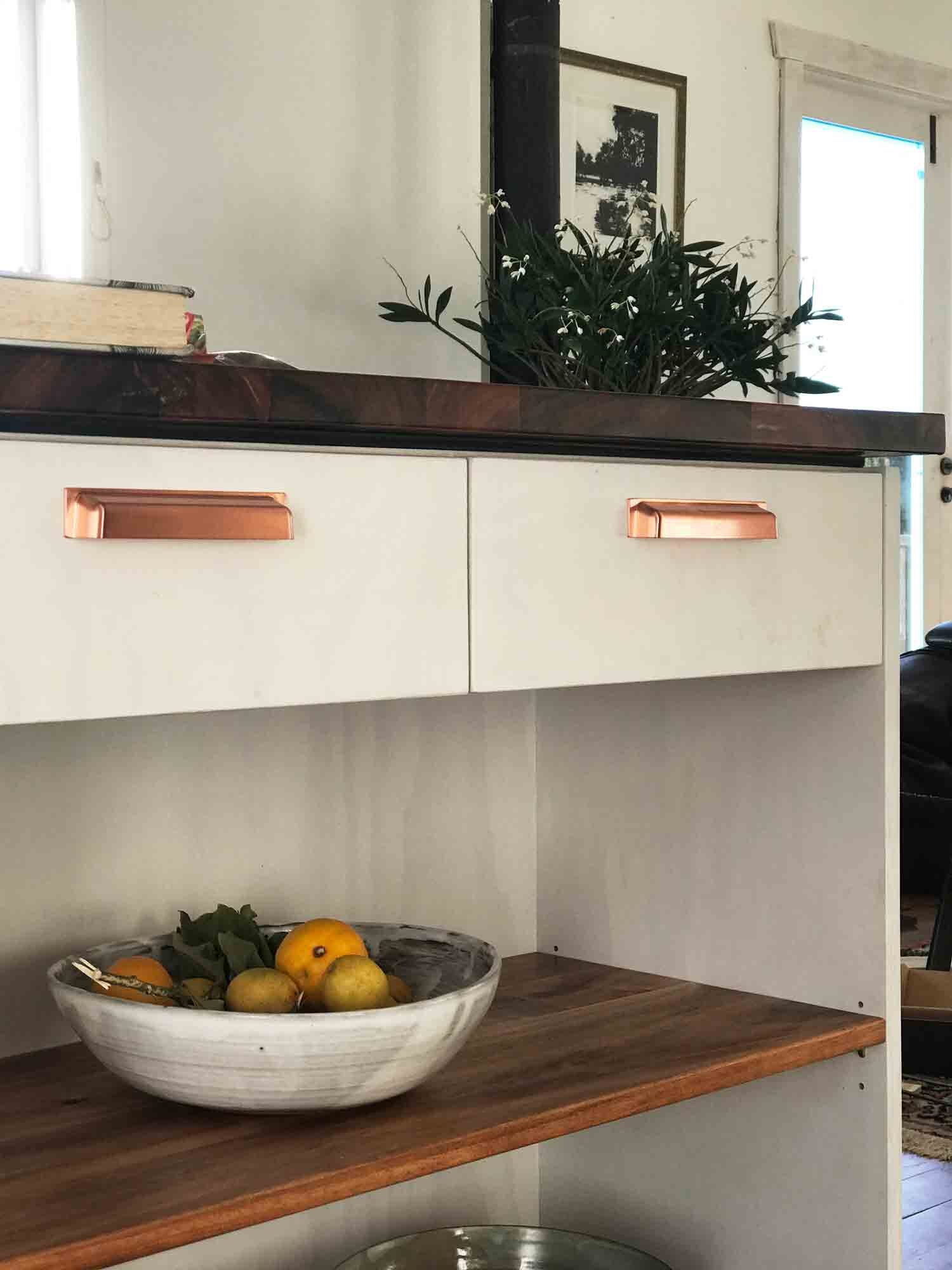 White-shaker-kitchen-with-copper-details-motide-nz-ploen.jpg