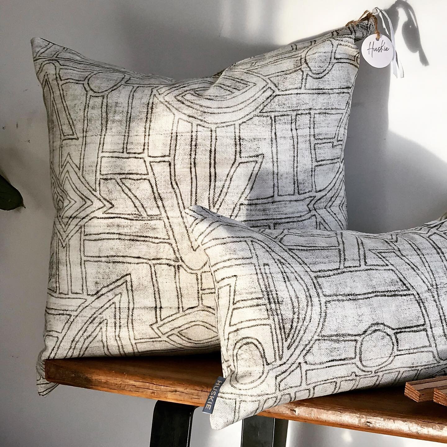 The LOST WORLD collection
 ♢︎ ♢︎ ♢︎ ♢︎ ♢︎ 

Textural, neutral tones and simple geometric ♡︎

Add natural elegance to your living space with these beautifully handmade cushions by local designer HUSKIE. 

#handmadecushions
#sustainablefabrics
#nzartis