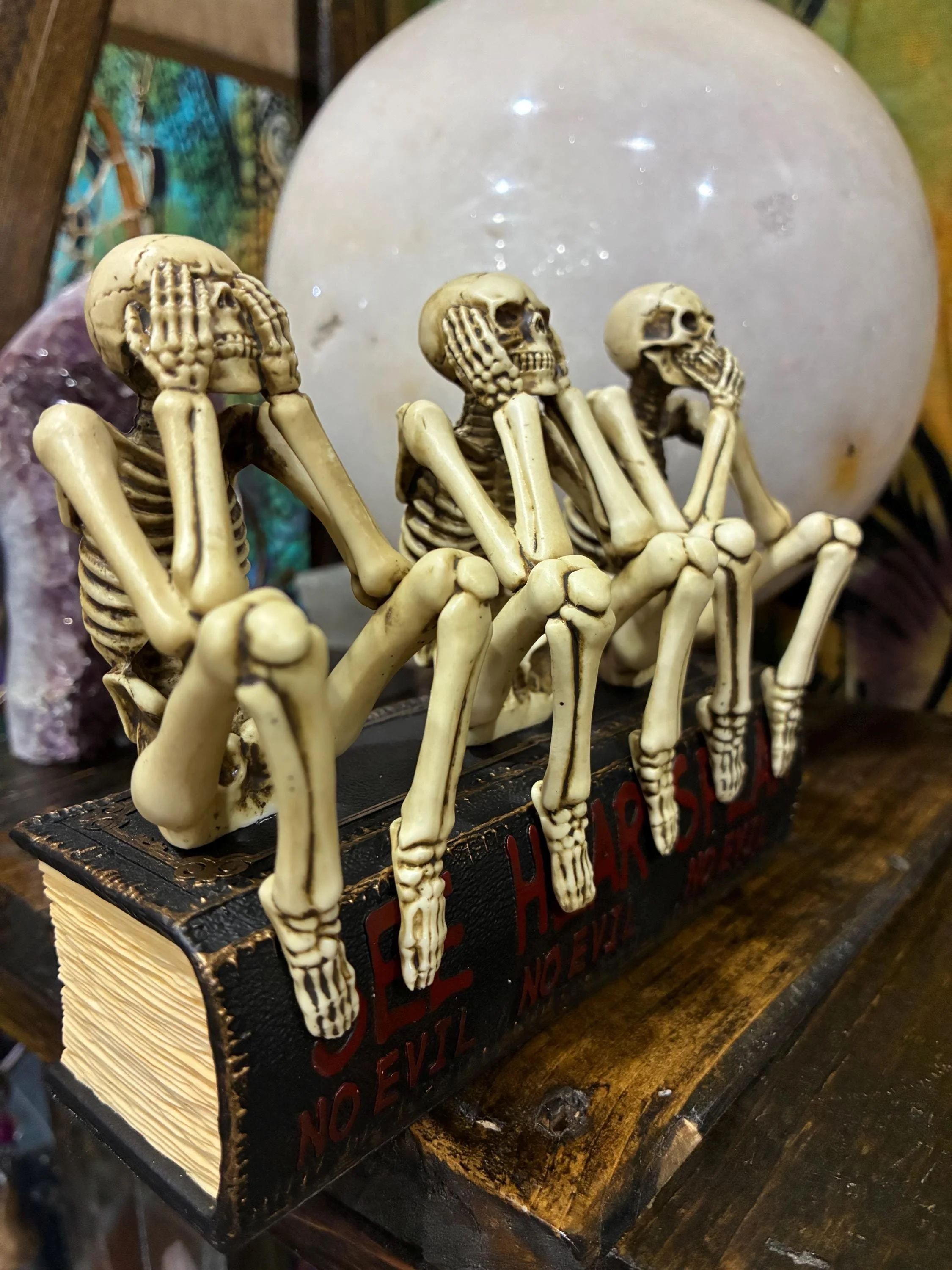 https://i.etsystatic.com/14297145/r/il/e76327/7871558774/il_fullxfull.7871558774_d8wl.jpg