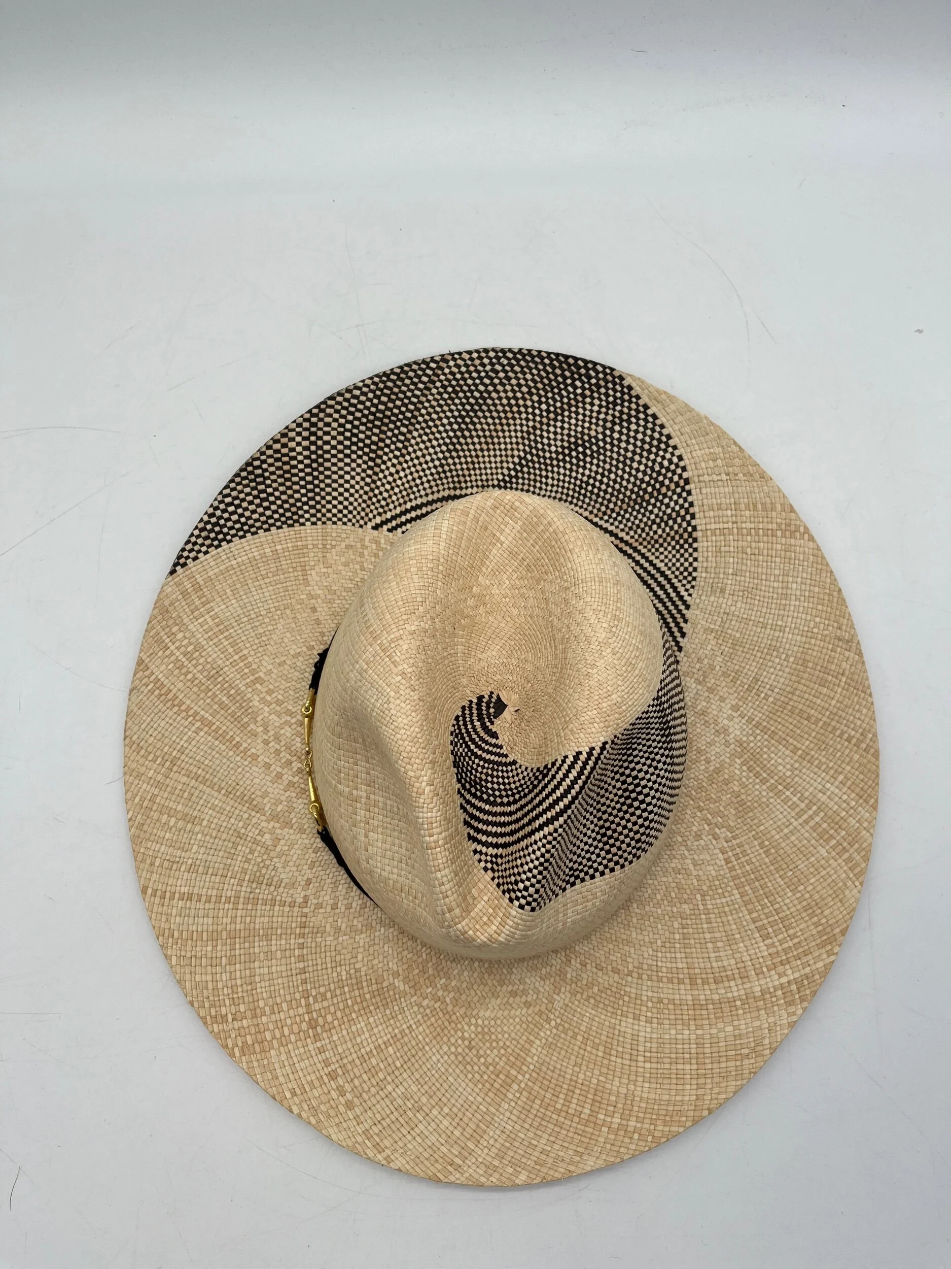 CD569910-1116-4200-81F7-7F69E9243007