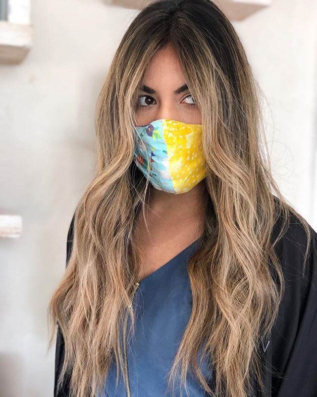 Patience is a virtue 🙏🏼⁣⁣⁣⁣
⁣⁣⁣⁣
Black to blonde in 3 sessions that were 3 hours each. Keeping the strength and integrity of her hair was my #1 priority. This girl has evolved so much the past 6 months and one of the funnest parts of my job is bein