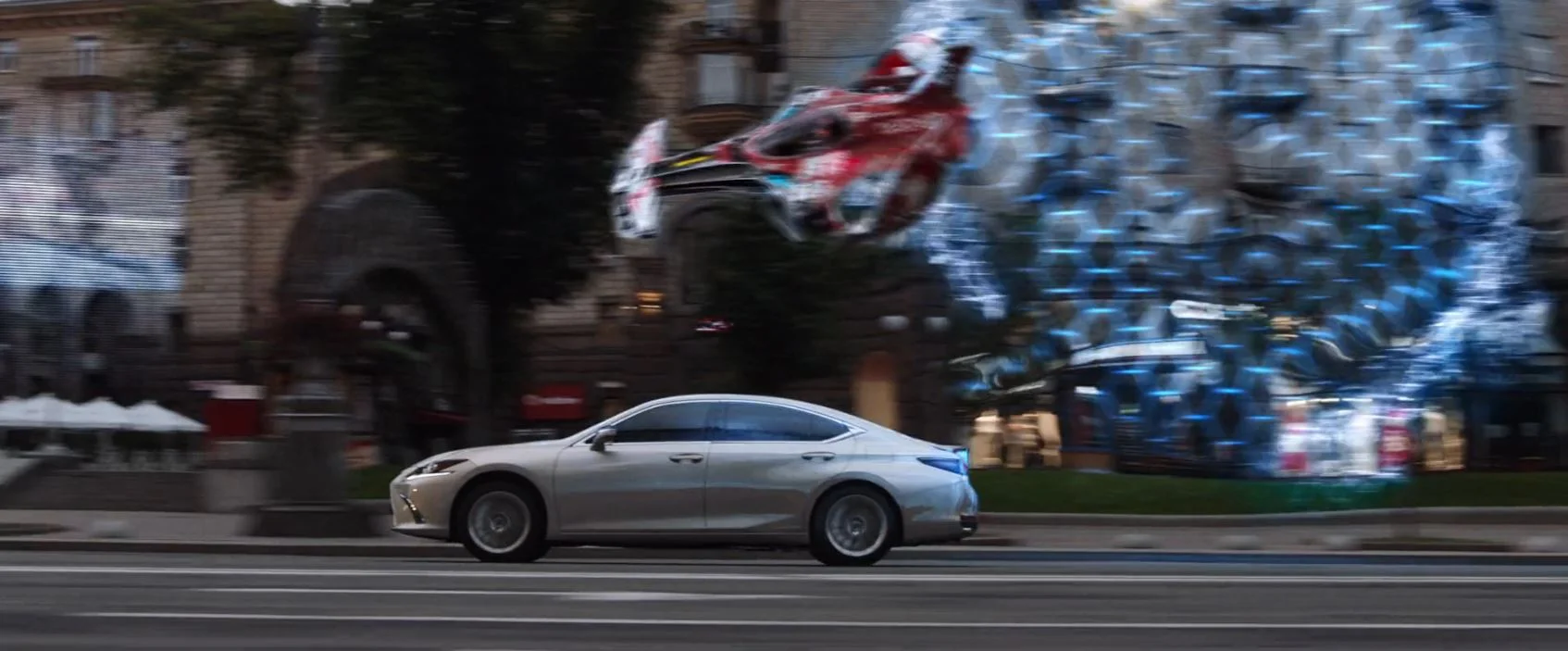 LEXUS ES – Amazing World