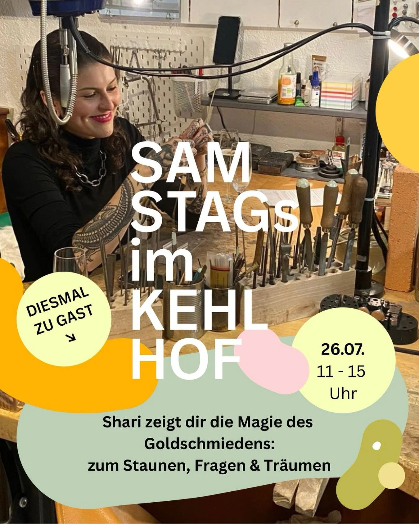 Schon mal Lust gehabt, einer Goldschmiedin &uuml;ber die Schulter zu schauen?

Diesen Samstag hast du die Chance dazu!
Shari von @bekind.goldschmiede ist mit ihrer Werkbank bei uns im Kehlhof &ndash; und nimmt dich mit in die Welt des Goldschmiedens.