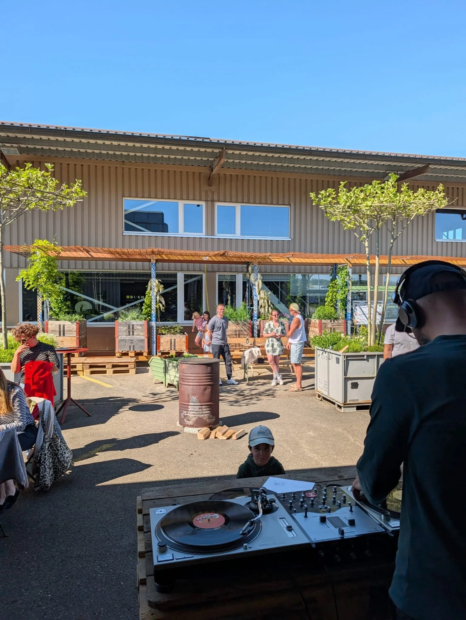 Unsere Herzen sind noch immer ganz voll und wir m&ouml;chten von Herzen Danke sagen.

Danke f&uuml;r die vielen Gesichter, die mega Stimmung und die wundervollen Momente mit fantastischer DJ-Musik von &laquo;DJ Querbeat&raquo;. Es ber&uuml;hrt uns se