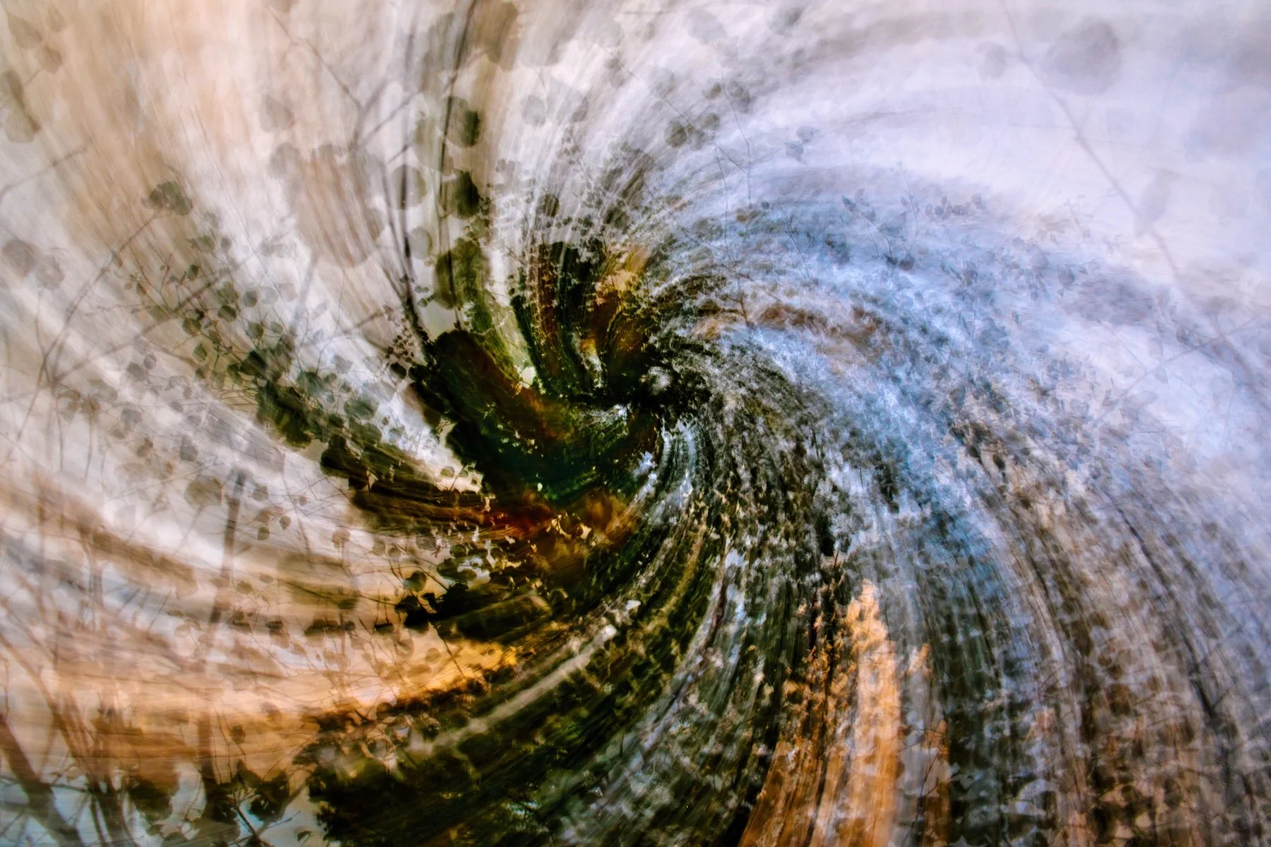 Splatter - This is a spin and zoom shot looking up through the leaves of a tree.
I pushed up the saturation to bring up the colours as the sun set.
 #surreyphotographer #fujifilm #igerssurrey #fujifulmuk #hoyafilters #abstract #atmospheric #leafy #I