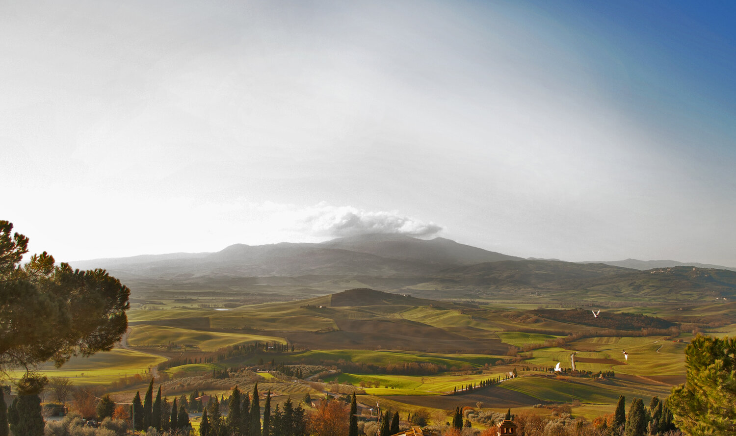  Okay, the Val d’Orcia, under the gaze of Mont’ Amiata, is in southern Tuscany, but Umbria is nearby. An untouched photograph by Madeleine Linnell looking south from the town of Pienza. 