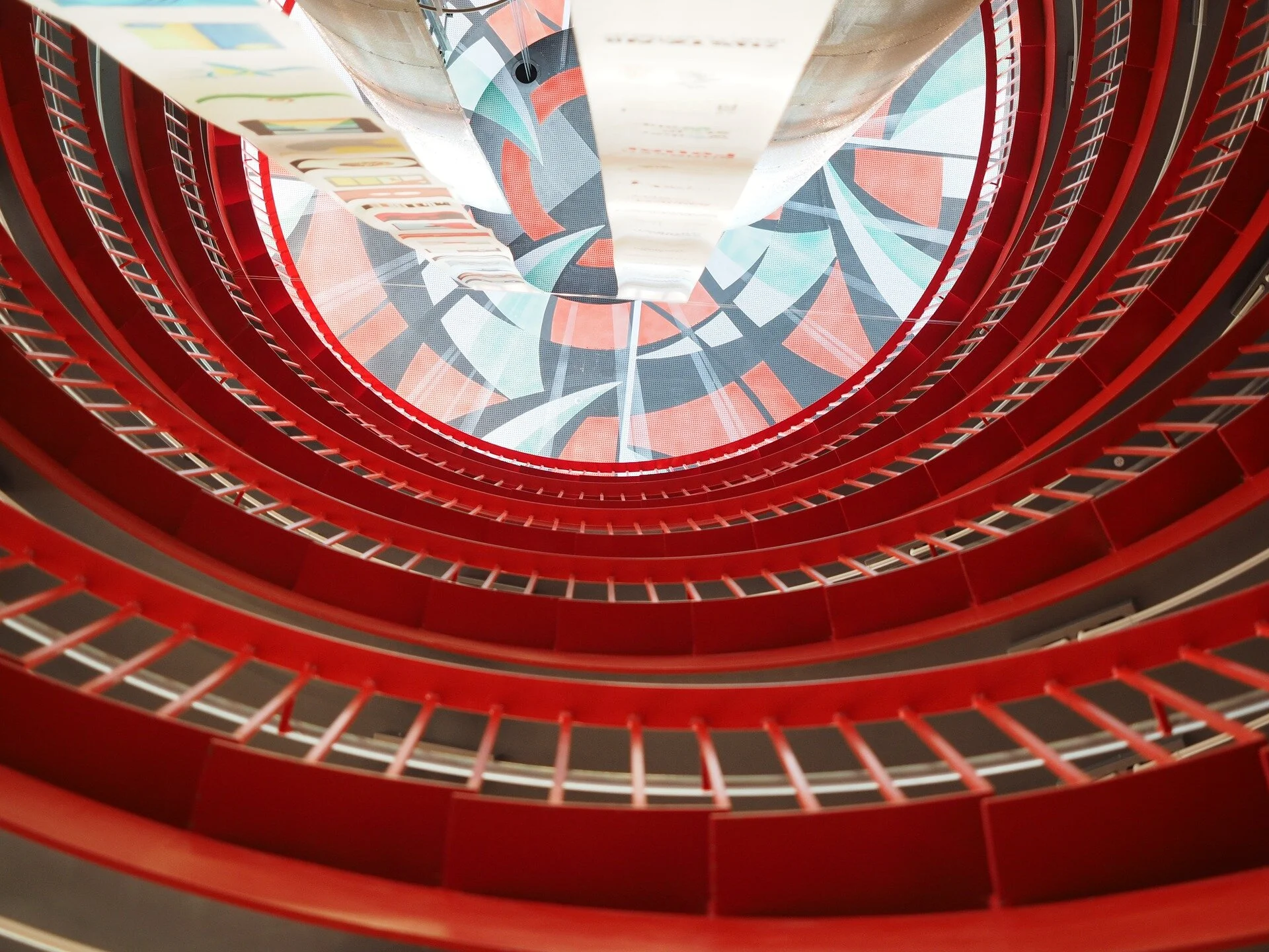 Want To Know How To Become An Interior Designer?