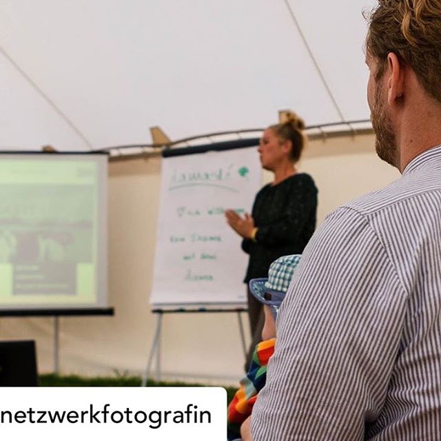 R&uuml;ckblick - Besuch der @die_netzwerkfotografin beim Event von @lamaste_silke 🔽🔽🔽 Posted @withrepost &bull; @die_netzwerkfotografin 💛 Guuuuten Morgen! 🎈

Dieses Foto entstand bei meinem Besuch beim @torfhub und zeigt Silke von @lamaste_silke