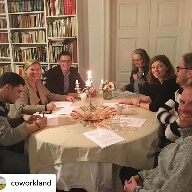 Posted @withregram &bull; @coworkland Netzwerktreffen der @coworkland -Genossenschaft im #DasHerrenhaus in Niendorf - eine tolle #Community! Sei Teil der Bewegung! @drivingralle @coworkoldesloe @alter_heuboden #cobaas @innomaniacowork #retreat @torfh