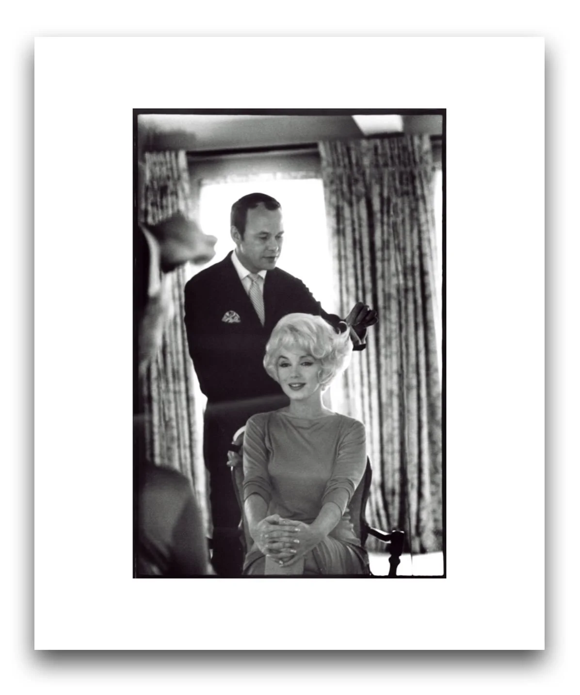 Previously unpublished, limited edition print: Marilyn Monroe and her Hairdresser Kennether Battelle. 1961.
