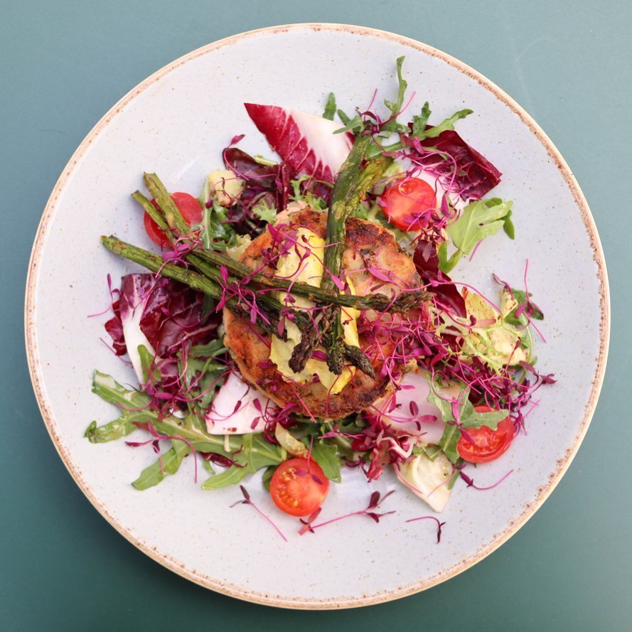 A myriad of colour to feast on for lunch&hellip; salmon fish cake served with seasonal asparagus spears, housemade ravigote mayonnaise, sliced cherry tomatoes and mixed leaves 💗🌱🌼💚