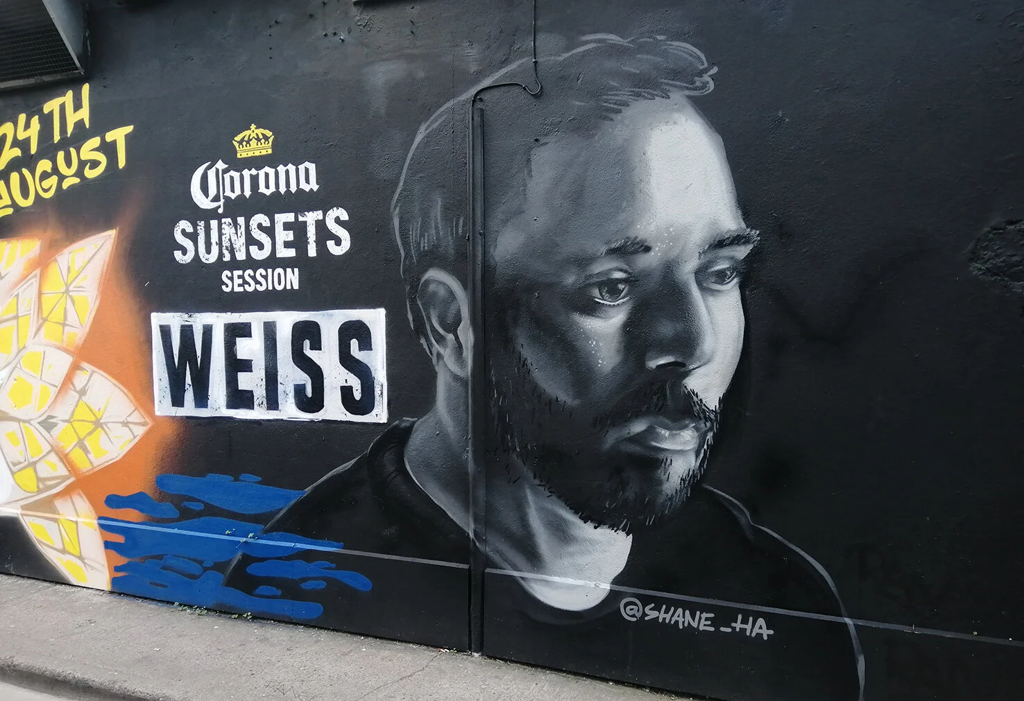 CORONA SUNSETS weiss closeup- Web.jpg