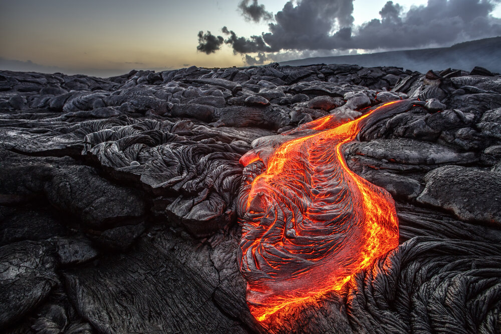 Volcanoes And Lava Flows On The Island Of Hawaii Helicopter Tours Volcano Tour Lava Flows On The Island