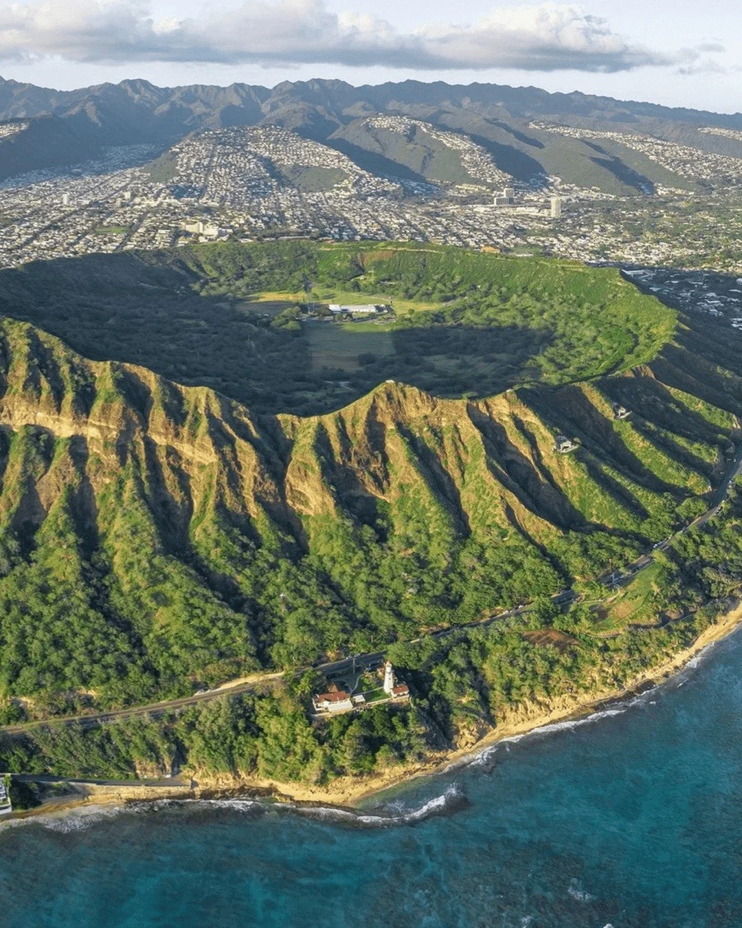 Explore more, stress less! Booking multi-island experiences in Hawai'i opens doors to diverse adventures&mdash;from Maui's lush valleys to Kaua'i's dramatic cliffs and O'ahu's rich culture.

Why limit yourself? Each island offers unique terrain, acti