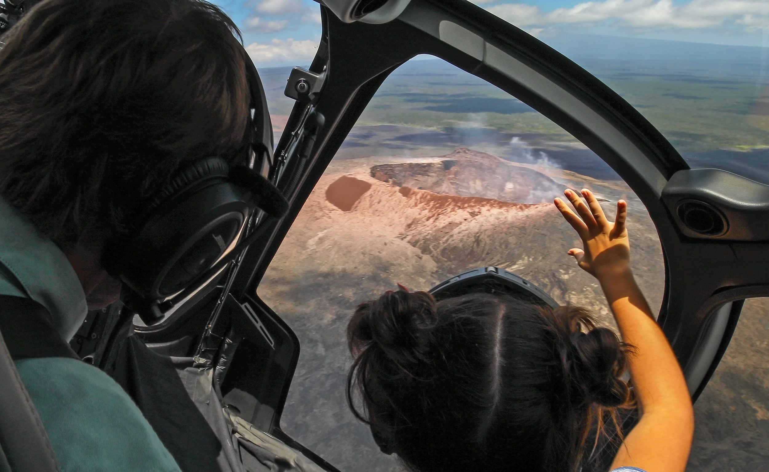 Big Island Helicopter Tours Comparison: Discover Hilo vs. Kohala Coast – Which Scenic Flight Is Right for You?