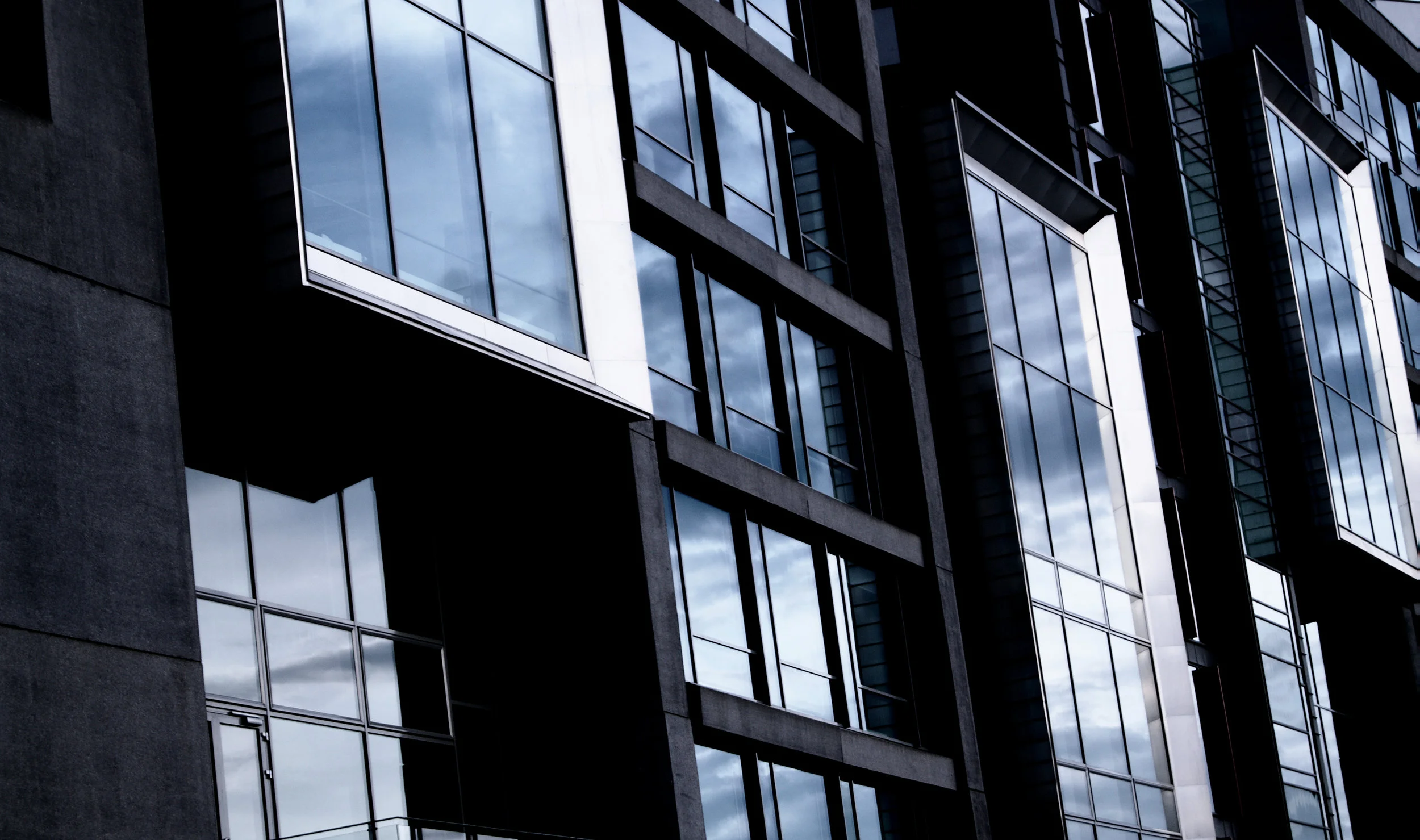 How to clean windows in a commercial building