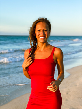 Asya Muzlera Modelling Portfolio.jpg