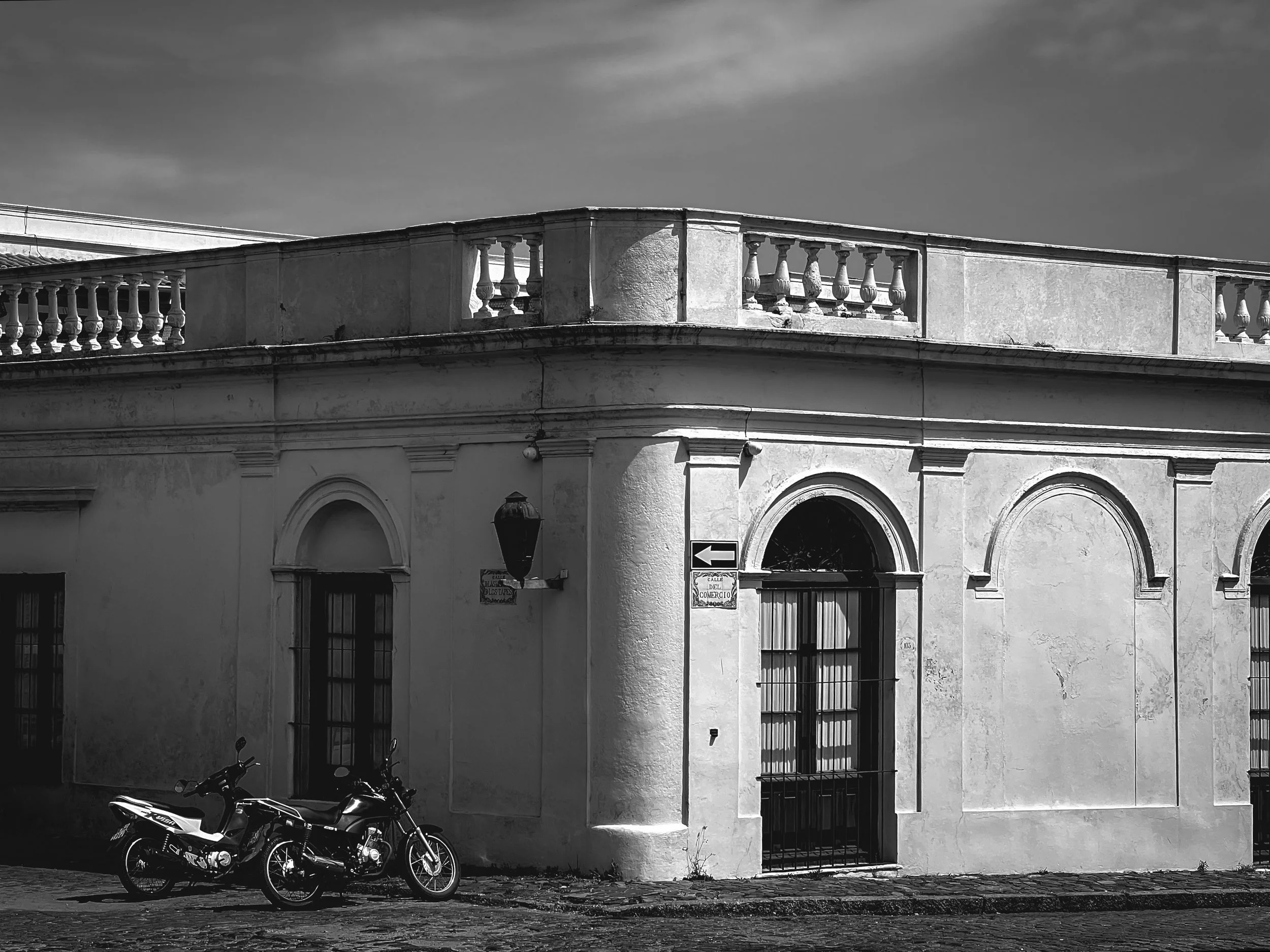 Asya Muzlera Black and White iPhone Photography Portfolio.jpg