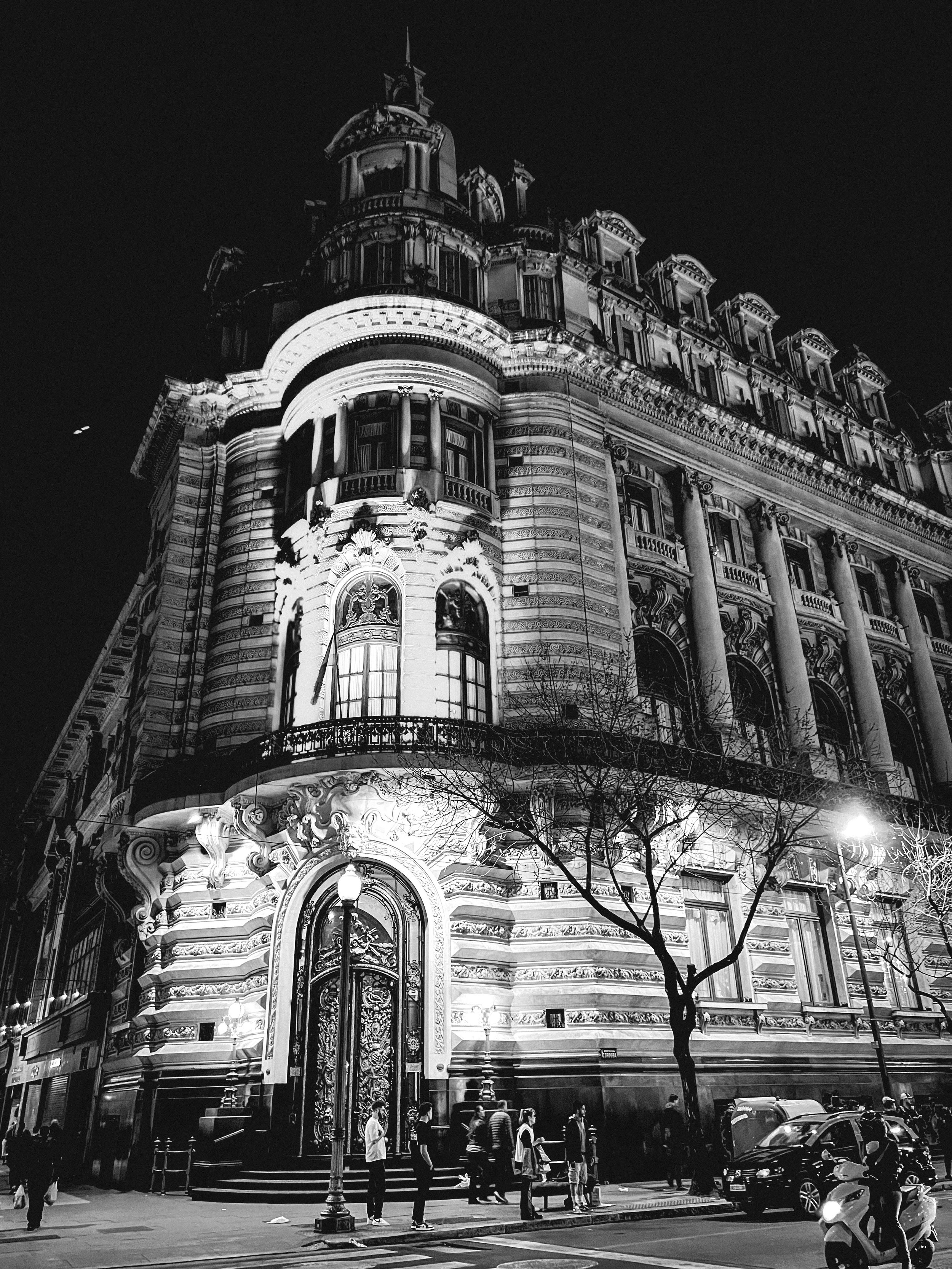 Asya Muzlera Black and White iPhone Photography Portfolio.jpg