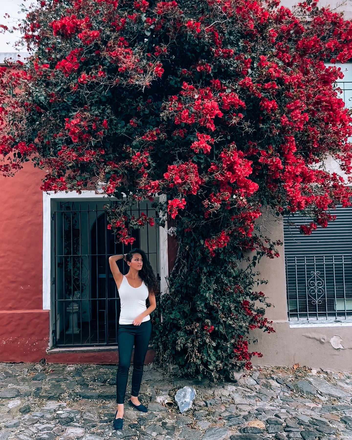 A city that surprised me a lot was Colonia del Sacramento, Uruguay!🇺🇾

✨ Founded in 1680 by the Portuguese, Colonia changed hands between Spain and Portugal over 10 times before finally becoming part of Uruguay in 1828. You can still see a mix of a