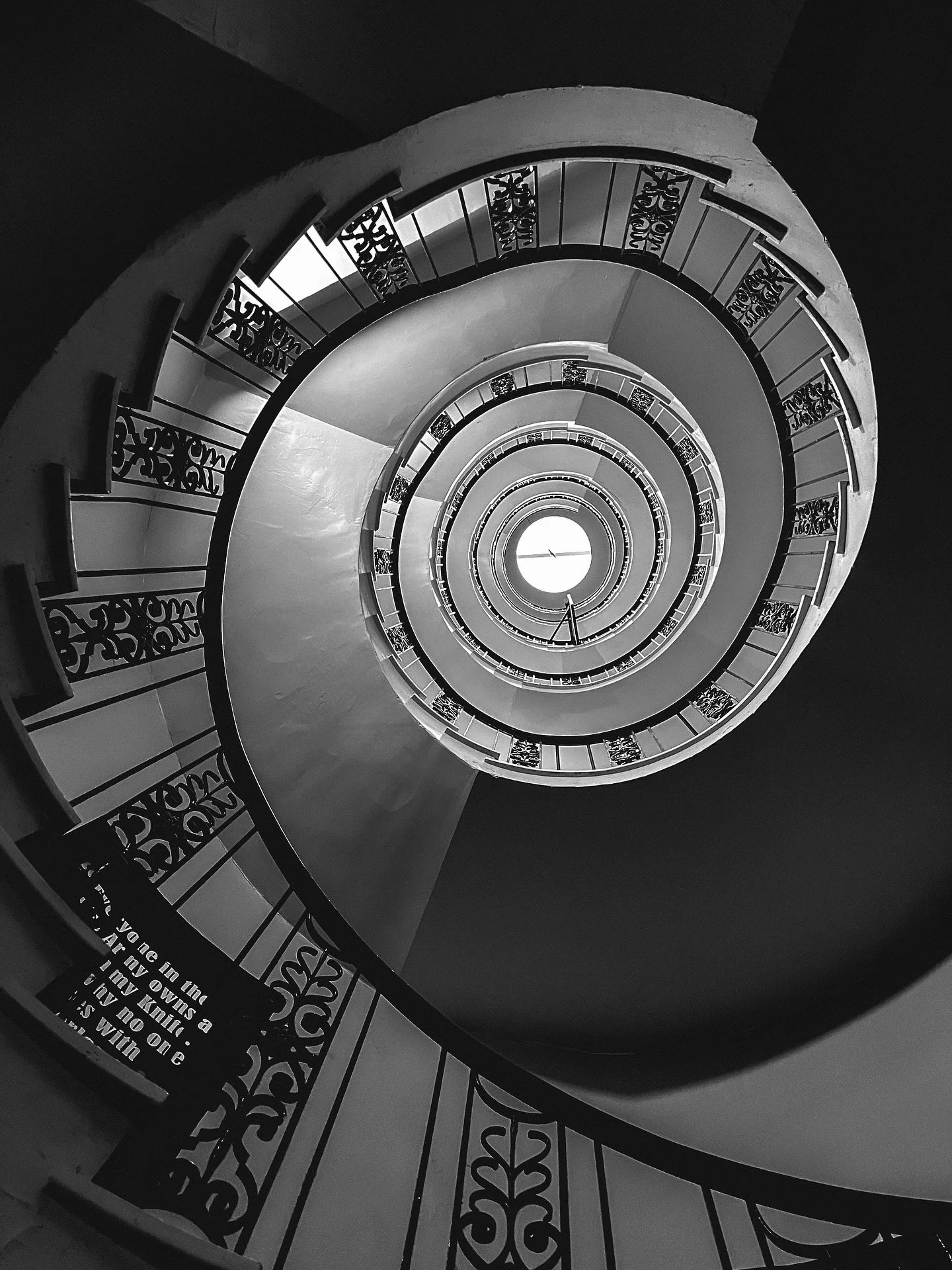 There&rsquo;s something timeless about black &amp; white photography&mdash;no color, just texture, mood, and story.
These scenes hit differently in monochrome, don&rsquo;t you think?

📸 Edited using my Black &amp; White Preset Pack&mdash;perfect for