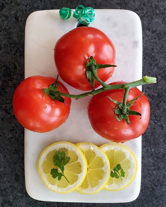 Happy Cinco de Mayo! Wherever your Latin adventures take you today, try this recipe for Chimol (just like pico de gallo)! Based off a friend's family recipe, it comes together in minutes and tastes incredible🍅🍋🍻 just search &quot;chimol&quot; on o