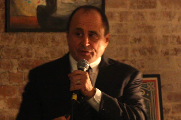 Jim Owles Club President Allen Roskoff
